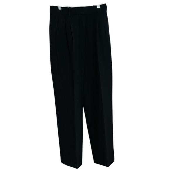 Aritzia The Effortless Pant - (Re)ssential in Black size 4 - Picture 4 of 8
